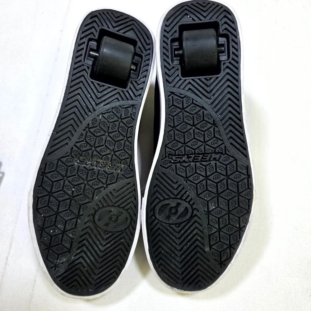 Heelys Pro 20 Wheeled Skate Shoes Youth 5 Black White HES10393H Sneakers Roller